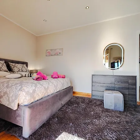 Regina Apartment