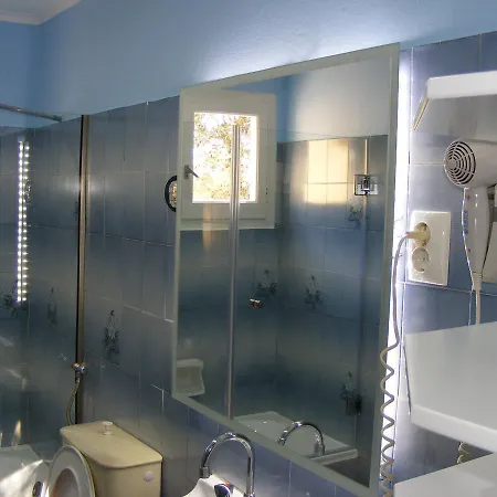 Regina Apartment *